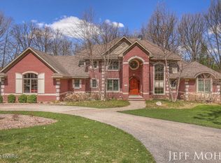7733 Sandy Hollow Dr SE, Alto, MI