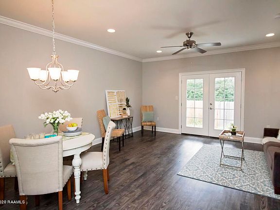 3rd image of 10 Townhouse Cv