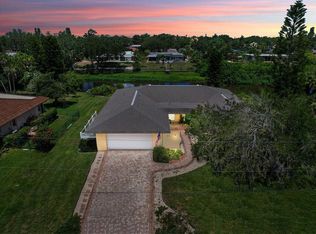 2320 Tanglewood Dr, Sarasota, FL 34239