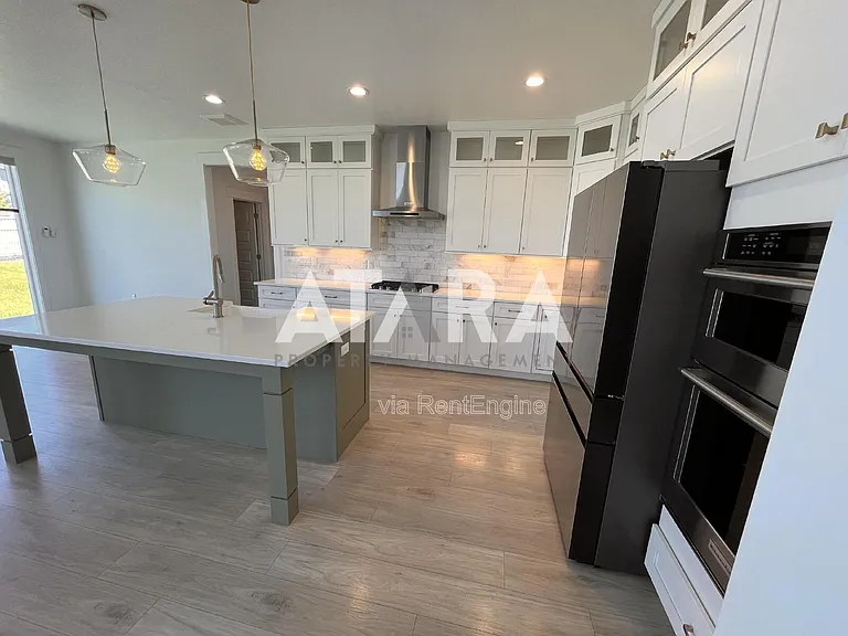 909 Sagehill Dr — Photo 44