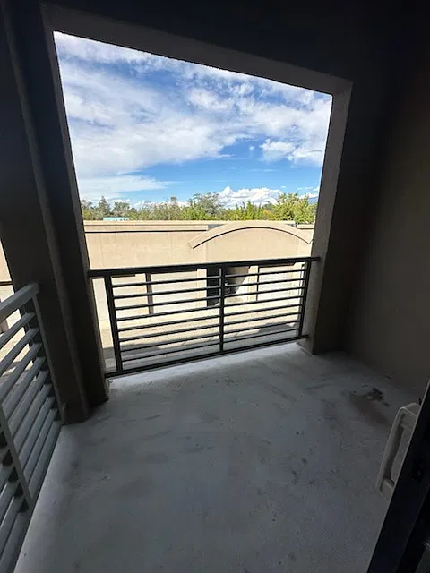 1 bed, 923 sqft, $1,600 — Photo 1