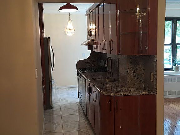 Custom Eat-in Kitchen