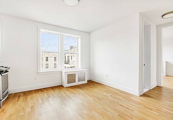 4th image of 58 Linden Blvd APT 6F