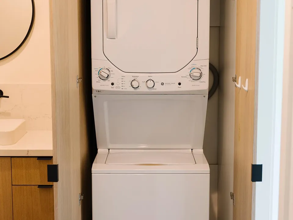 in-unit washer/dryer