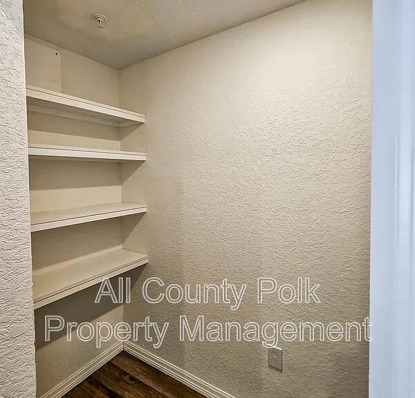 915 Ariana Apartment Community — Photo 12