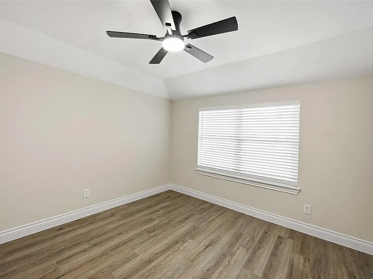5702 Old Lodge Dr — Photo 18