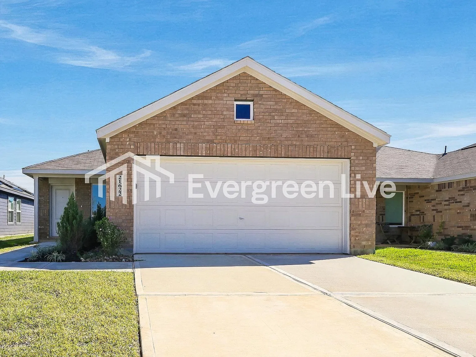 3 bed, 2.0 bath, 1418 sqft, $1,795 — Photo 1