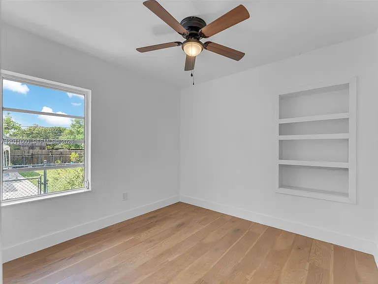 520 NW 32nd Pl #520 — Photo 33