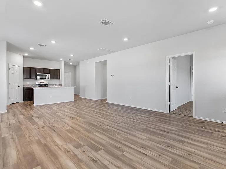 504 Wyatt Way — Photo 8