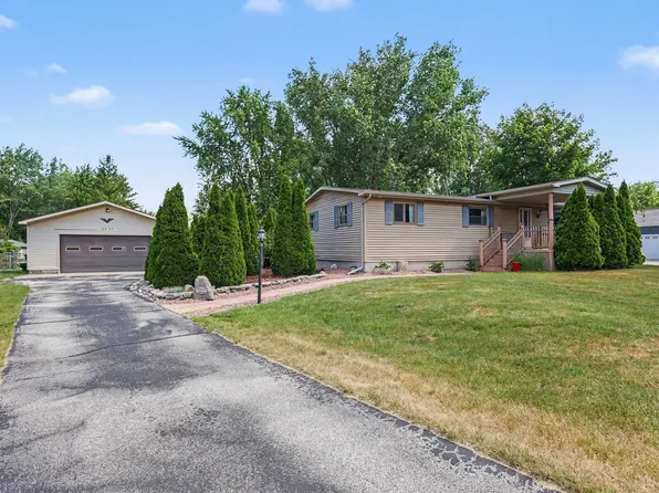 2437 Amelith Rd, Bay City, MI 48706