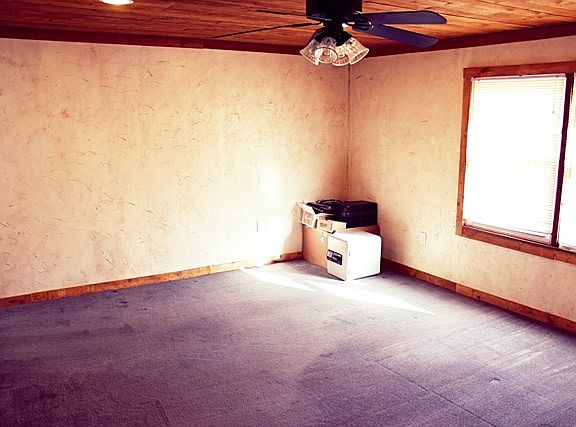 2nd image of 4007 E Larkspur Ln