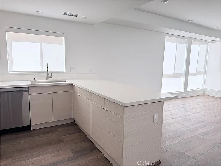 1245 N New Hampshire Ave #5 — Photo 7