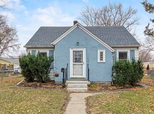 1146 Independence Ave, Waterloo, IA 50703