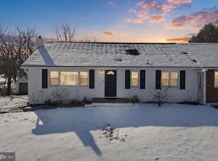 114 S Lockwillow Ave, Harrisburg, PA 17112