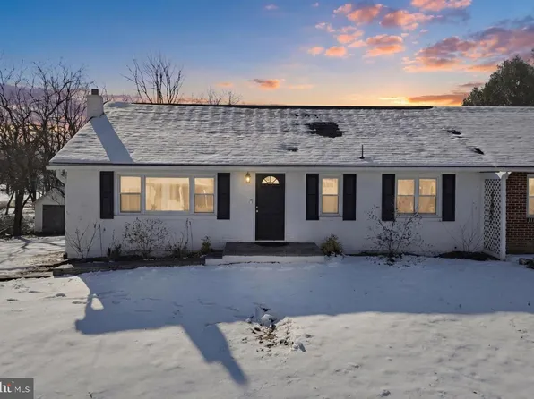 114 S Lockwillow Ave, Harrisburg, PA 17112