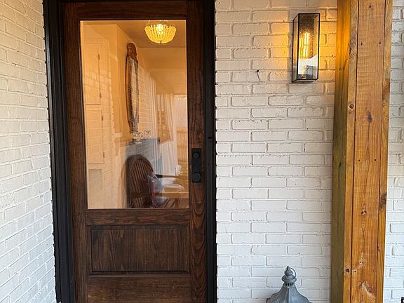 4th image of 709 Teresa Dr