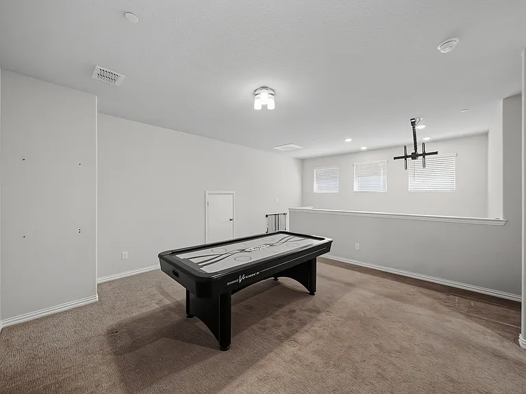 7513 Sunset Blvd — Photo 12