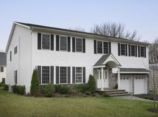 102 Spring Ave, Bergenfield, NJ 07621