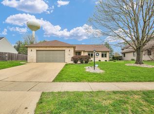 408 Jeffery Dr, Mahomet, IL 61853
