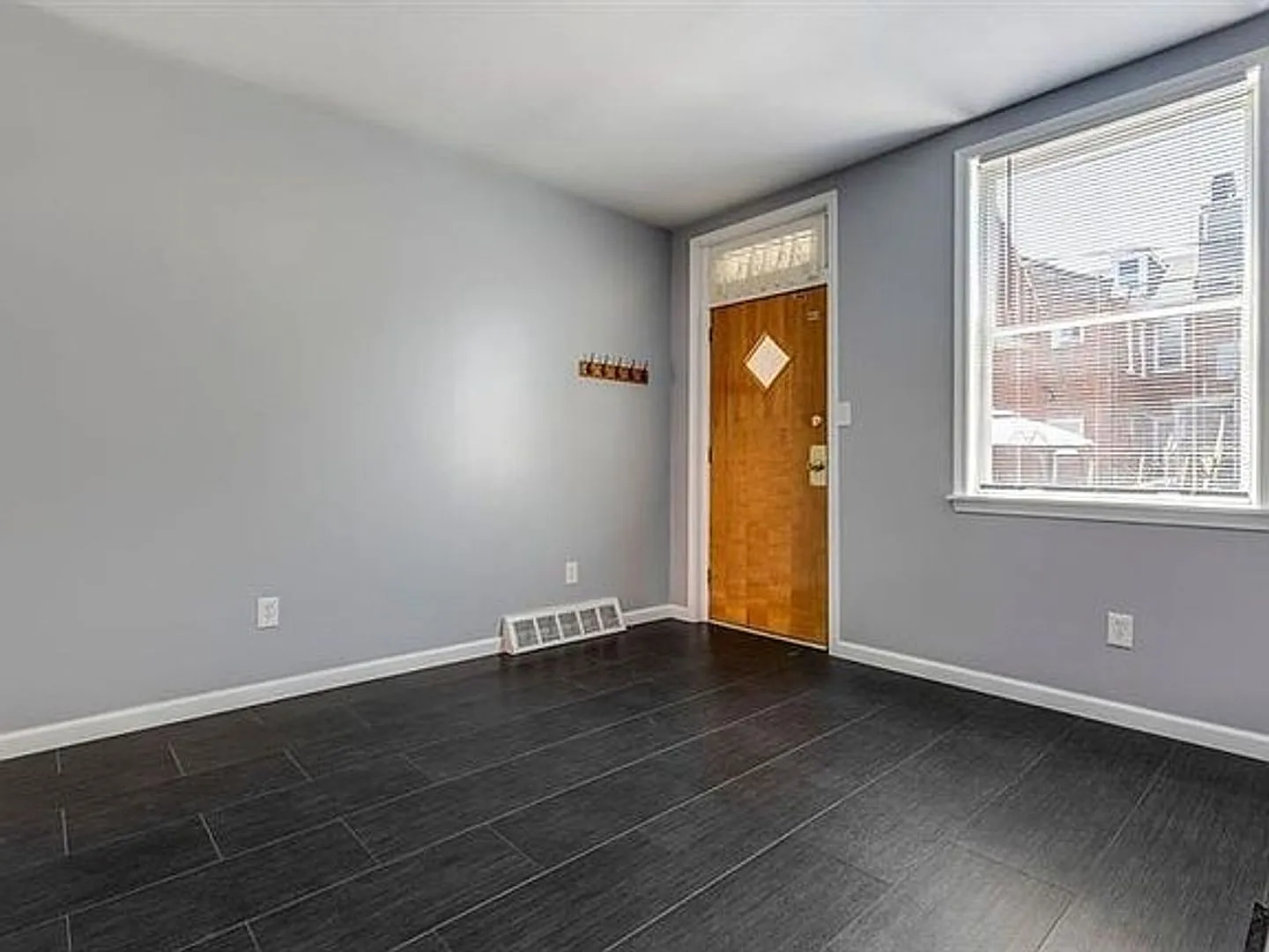 Prime Central Lawrenceville 2 Bedroom Home - 1 Block To Butler St! — Photo 4