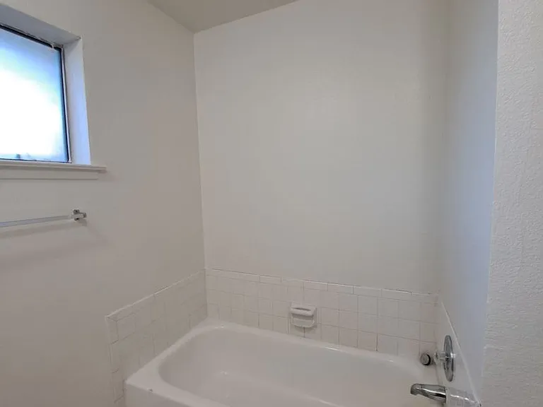 132 W Dayton Ave — Photo 15