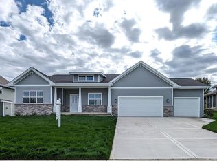 1809 Saint Olav Ave, Mount Horeb, WI 53572