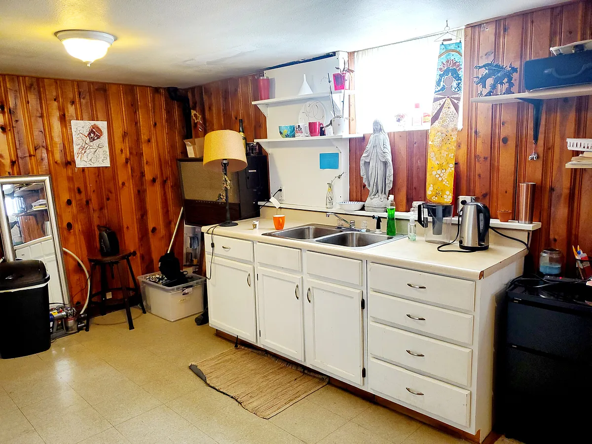 Building Photo - 305 Scott Ave #C3