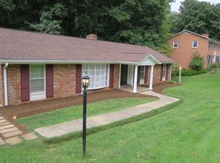 908 Hunting Ridge Rd, Martinsville, VA 24112