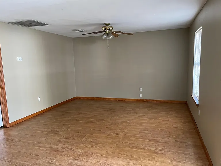 314 Veterans Ave #22 — Photo 2