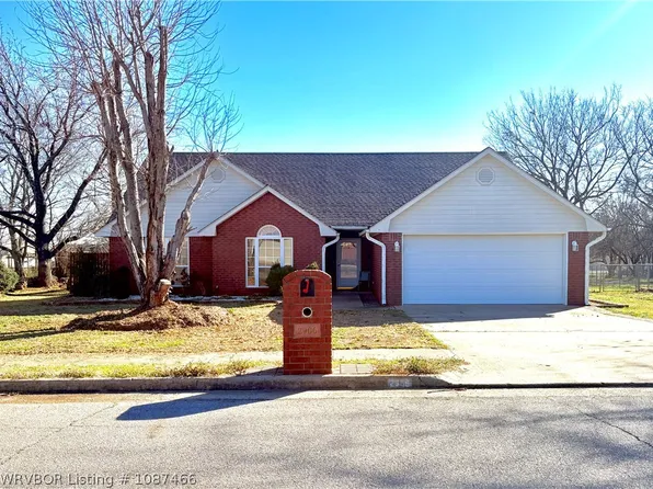 2906 Ash St, Poteau, OK 74953