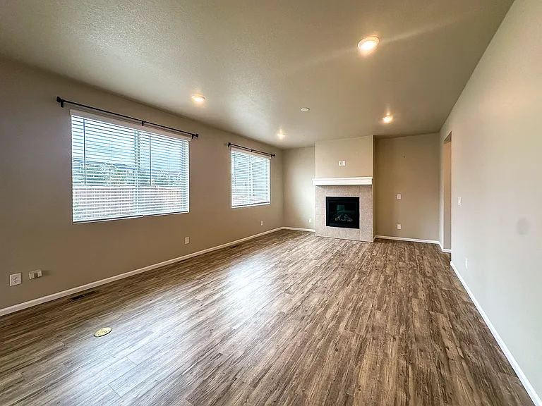 17440 Springfield Dr — Photo 21
