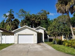 2405 Parkview Dr, Fort Myers, FL 33905