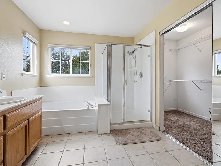 722 Summer Ln — Photo 11