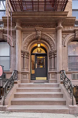 Sold by Compass | media 10