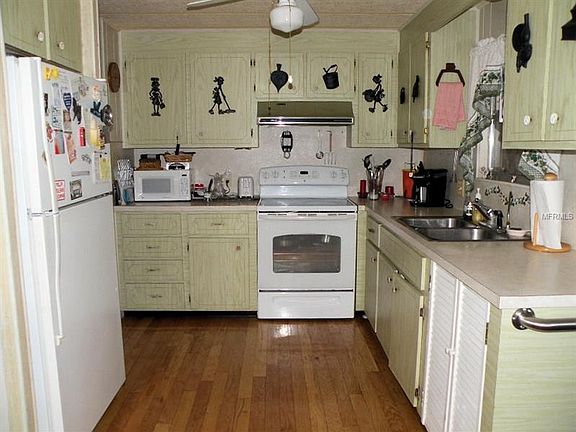 2nd image of 228 Royal Palm Cir #228