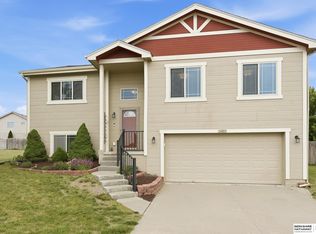 16422 Portal St, Omaha, NE 68135