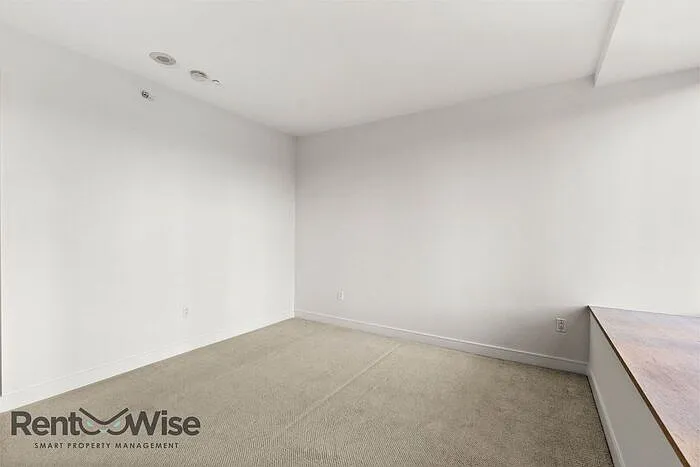301 Mission St #15E — Photo 16