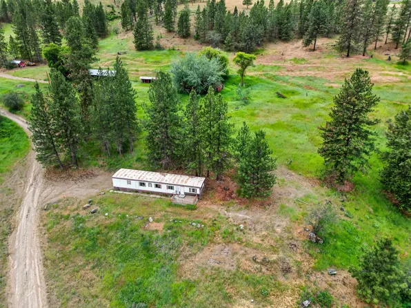18911 N South Bank Rd, Nine Mile Falls, WA 99026
