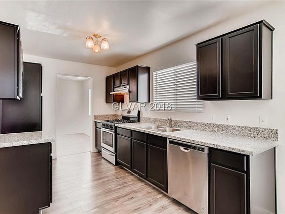 5th image of 9418 Graceful Gold St