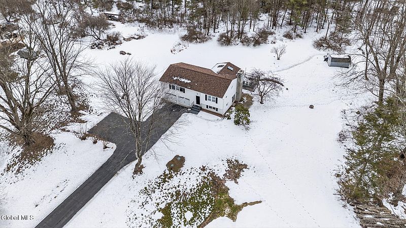 2nd image of 124 Hayes Road