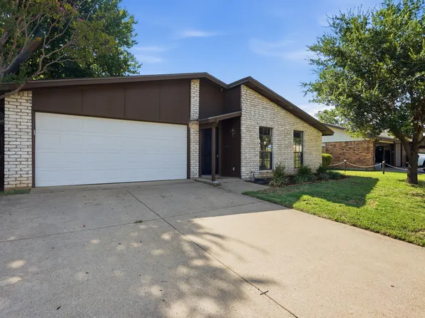 2711 Treeview Dr, Arlington, TX 76016