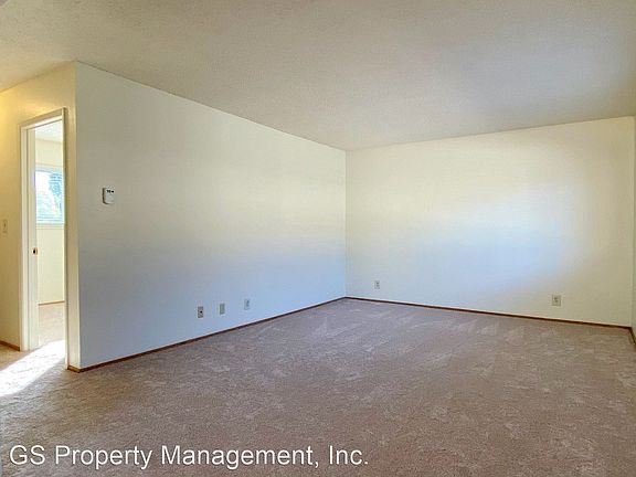 3rd image of 699 Grand Coulee Ave #3696610
