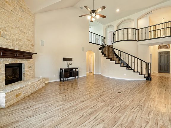 4th image of 2442 Old Stables Dr