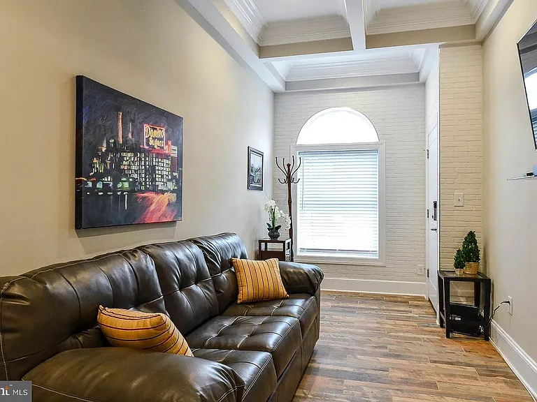 734 Light St #1 — Photo 2