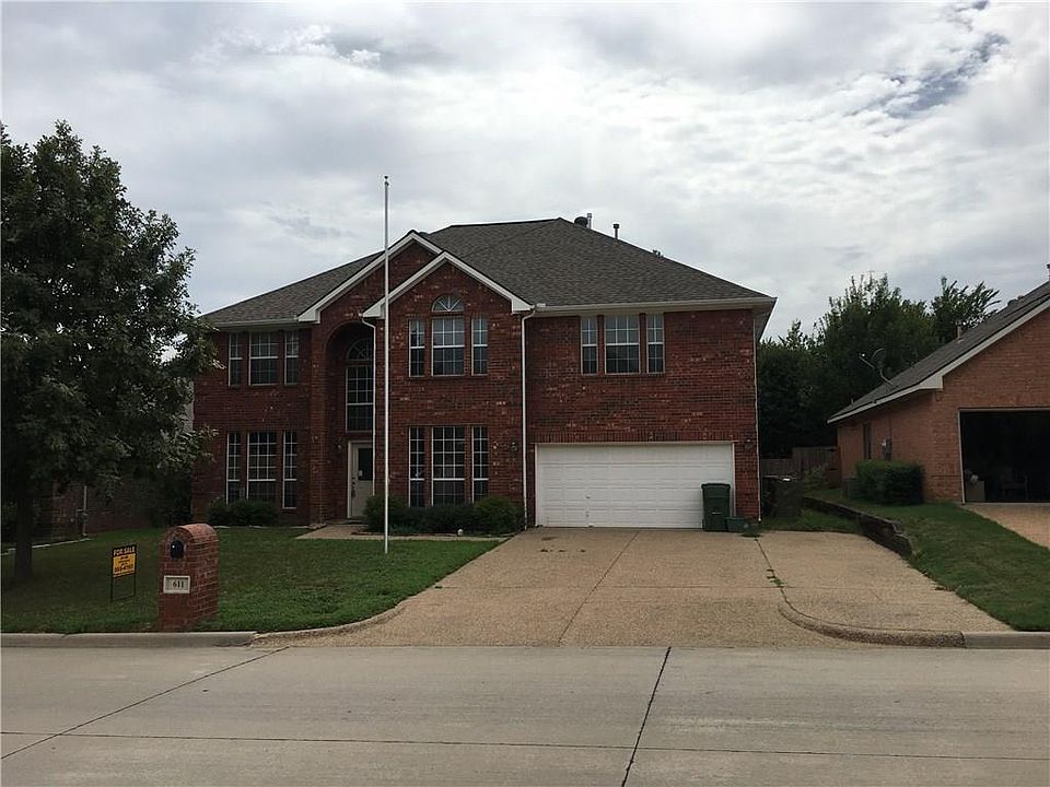 1st image of 611 Everglade Dr