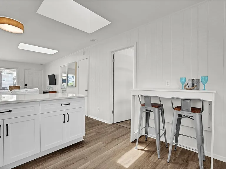 1027 S Shore Dr #A — Photo 7