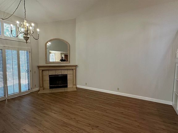4th image of 61 Rainbow Cir