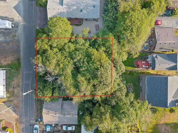173 S Coral St, Rockaway Beach, OR 97136