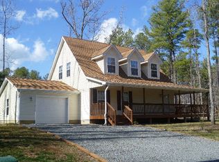 24 Francis St, Montross, VA 22520