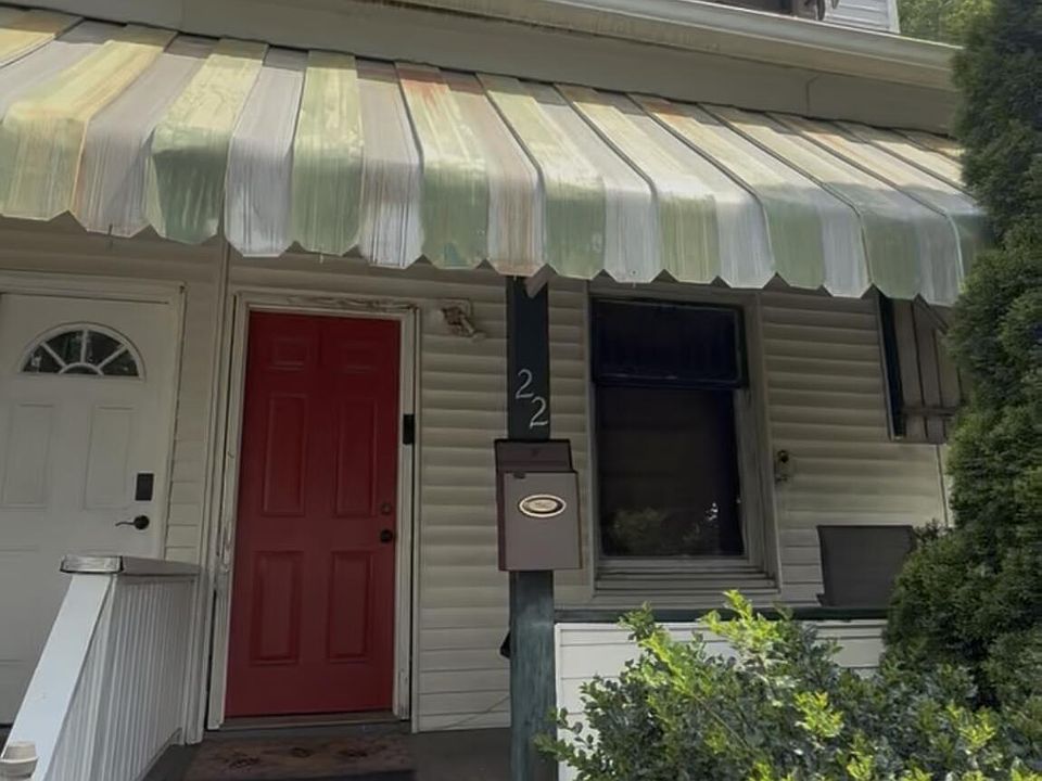 1st image of 22 Schoolhouse Ln